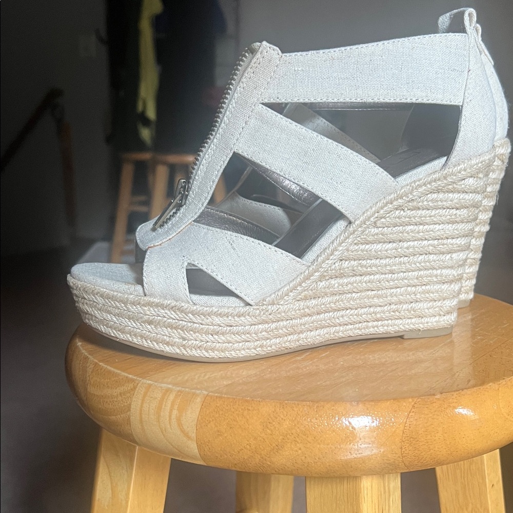NWOT Light tan gorgeous wedges. 4in heel.